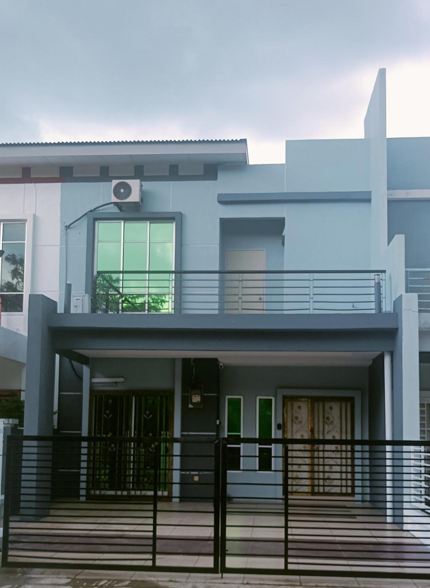4 Bedrooms Homestay, Fully Aircond In Sendayan By D'Kay Homes I 10-15 Pax سِريمبان المظهر الخارجي الصورة