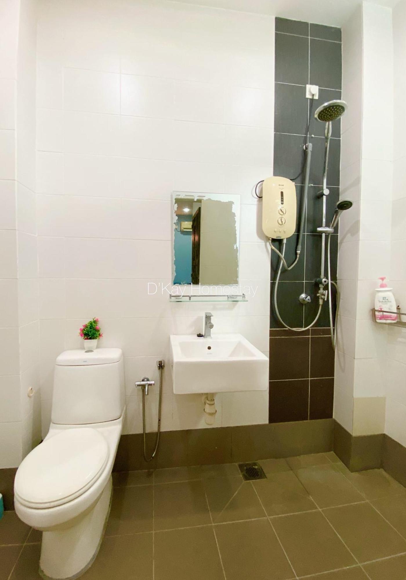4 Bedrooms Homestay, Fully Aircond In Sendayan By D'Kay Homes I 10-15 Pax سِريمبان المظهر الخارجي الصورة