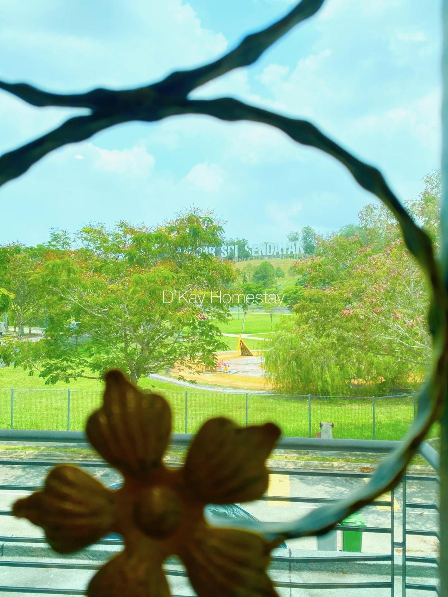 4 Bedrooms Homestay, Fully Aircond In Sendayan By D'Kay Homes I 10-15 Pax سِريمبان المظهر الخارجي الصورة