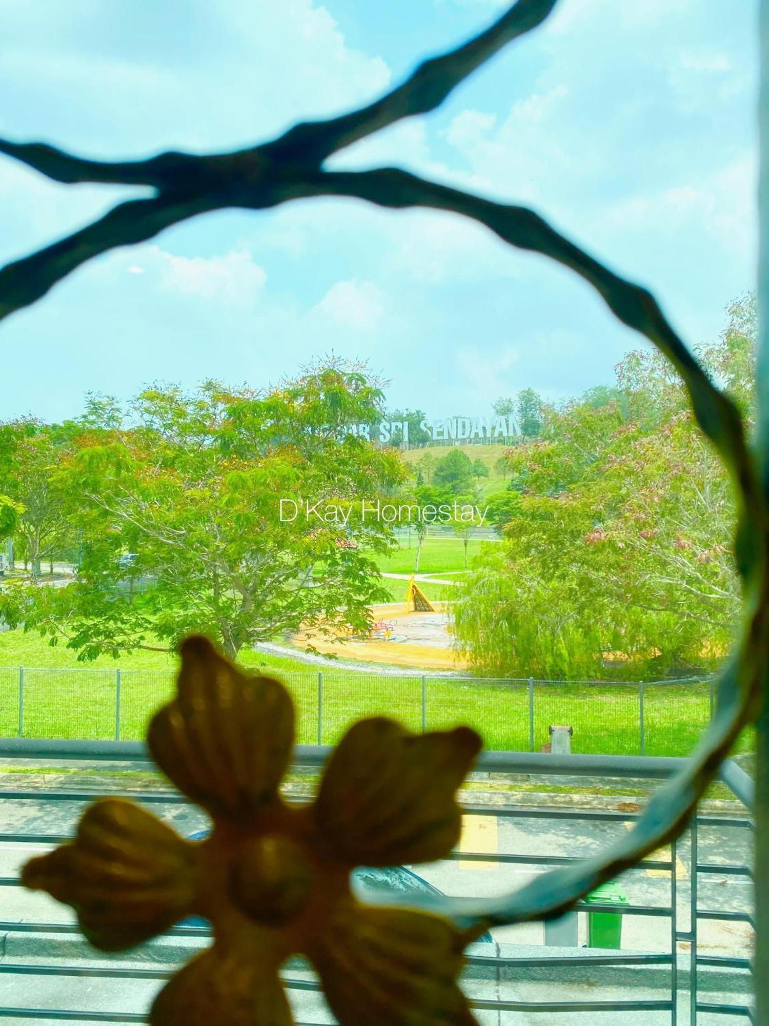 4 Bedrooms Homestay, Fully Aircond In Sendayan By D'Kay Homes I 10-15 Pax سِريمبان المظهر الخارجي الصورة